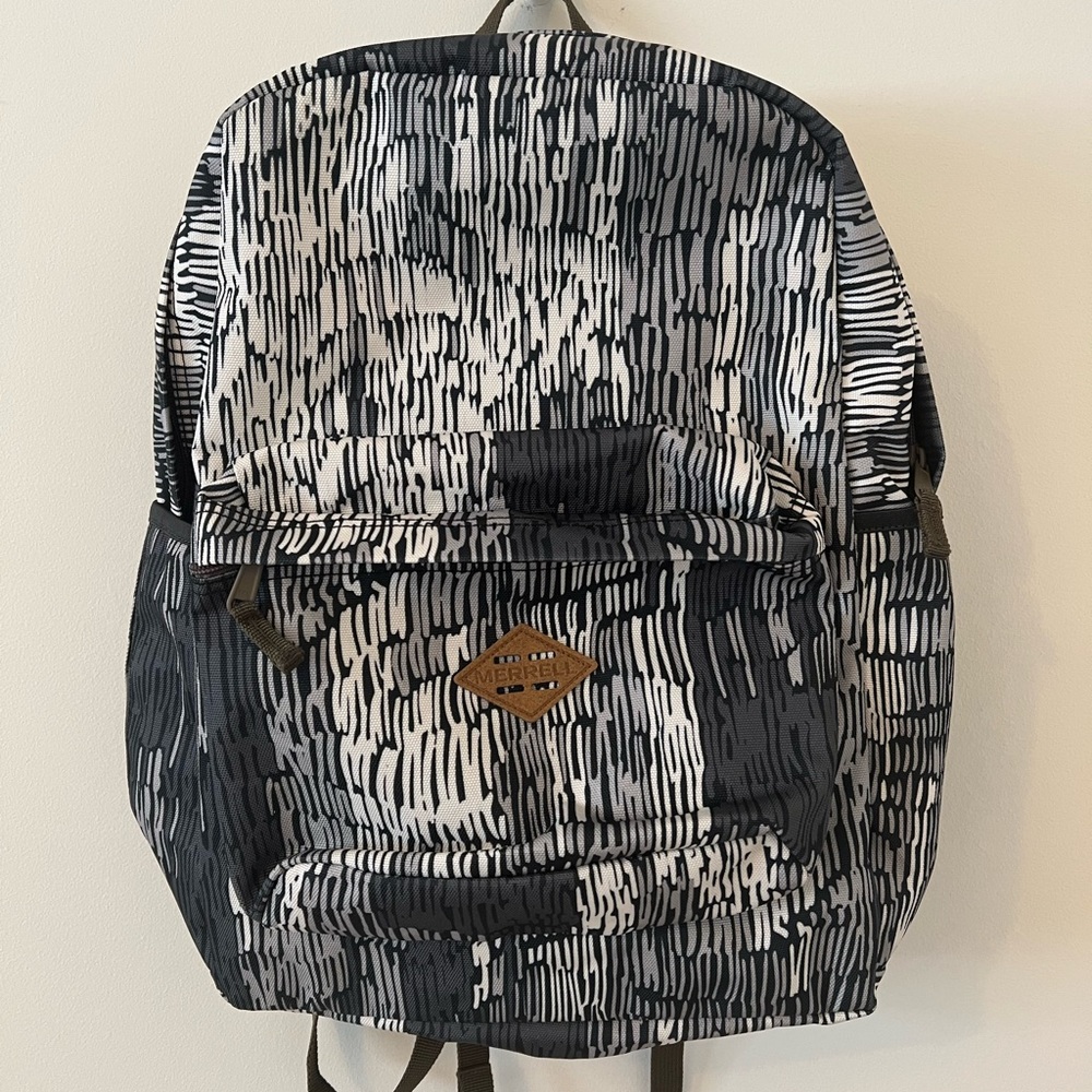*NWOT* Merrell backpack - Picture 2 of 7